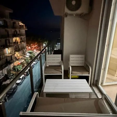 Deja Blue Apartment *